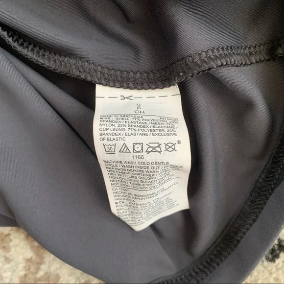 🎃 3/$30 Old Navy Active PowerSoft Grey and Black Camo Padded Strappy Tank Top - Picture 6 of 8